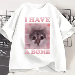 Beyaz Bir Bomba Var Komik Kedi Dank Meme Tee Kedi Lover Unhinged Çirkin