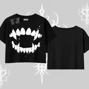 Beyaz Crop Tişört Vampir Dış