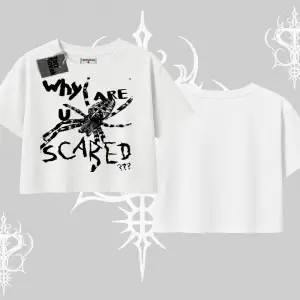 Beyaz Crop Tişört Why are u Scared