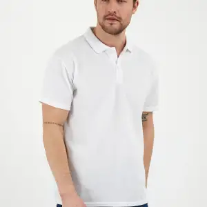 Beyaz Dar/slim Fitt Polo Yaka Tshirt.