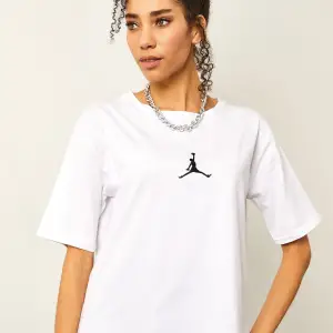 Beyaz Kadın Air Baskılı Bisiklet Yaka Tişört