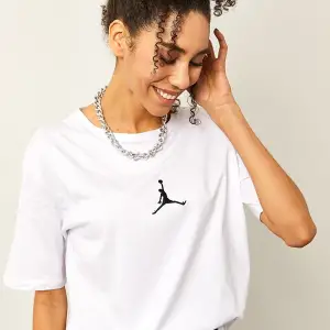 Beyaz Kadın Air Baskılı Bisiklet Yaka Tişört