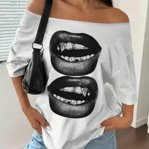 Beyaz Kadın Düşük Omuz Kayık Yaka Baskılı