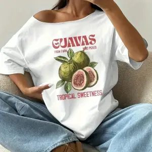 Beyaz Kadın Düşük Omuz Kayık Yaka Baskılı