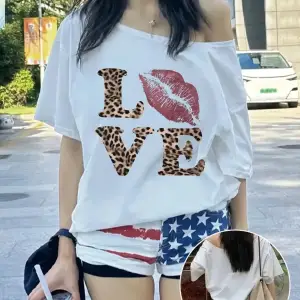 Beyaz Kadın Düşük Omuz Kayık Yaka Baskılı