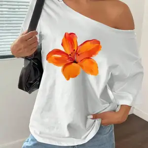 Beyaz Kadın Düşük Omuz Kayık Yaka Baskılı