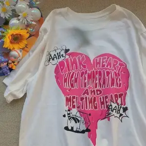 Beyaz Karikatür Baskı Yaz Sevimli Kalp şeklinde Desen Harajuku