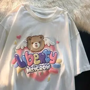 Beyaz Karikatür Baskı Yaz Sevimli Kalp şeklinde Desen Harajuku