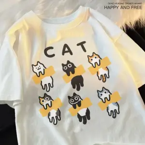 Beyaz Karikatür Sevimli Kedi ve Köpek Desen Eğlenceli Tshirt bol Tees Sokak Serin Kısa