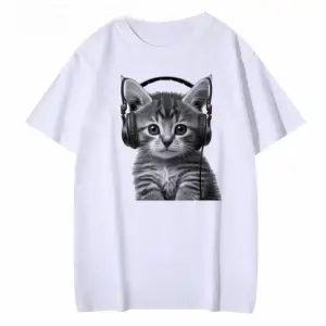 Beyaz Kawaii Yavru Kulaklıklar Baskı Tkırmızılar Tee