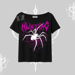 Beyaz Kayık yaka Tişört Autumn Spider