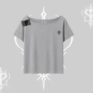 Beyaz Kayık yaka Tişört Özel logolu