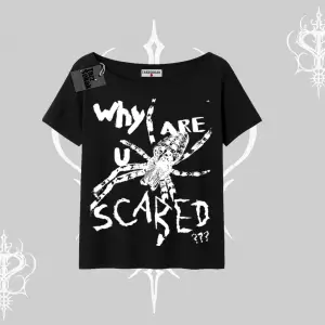 Beyaz Kayık yaka Tişört Why are u Scared