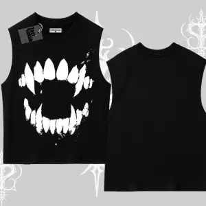 Beyaz Kolsuz Tişört Vampir Dış