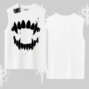 Beyaz Kolsuz Tişört Vampir Dış