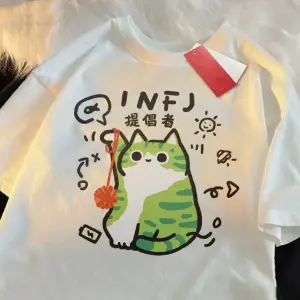 Beyaz MBTI Yaz ve Bahar ler Eğlenceli Kedi Nefes Yumuşak Serin