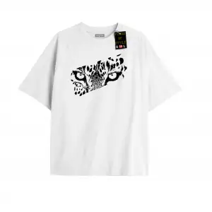 Beyaz Oversize T-shirt aslan gözü minimal Özel tasarım
