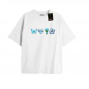 Beyaz Oversize T-shirt bulut kalpla lekelebek Özel tasarım