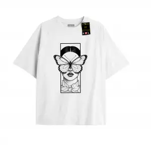 Beyaz Oversize T-shirt çerçeveyüzkelebek Özel tasarım