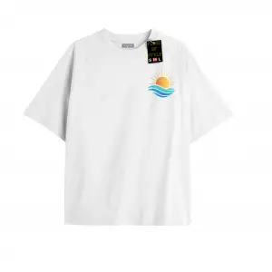 Beyaz Oversize T-shirt güneş minimal Özel tasarım
