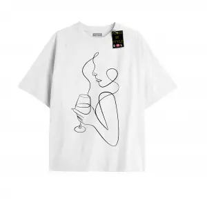 Beyaz Oversize T-shirt yüz baskı çizim Özel tasarım