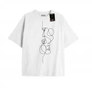 Beyaz Oversize T-shirt yüz çizimi Özel tasarım