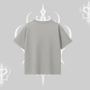 Beyaz Oversize Tişört Vampir Dış