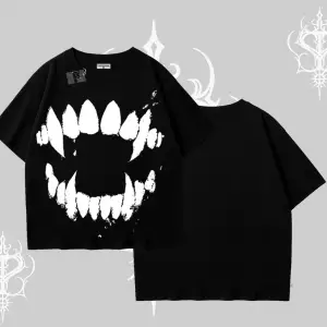 Beyaz Oversize Tişört Vampir Dış