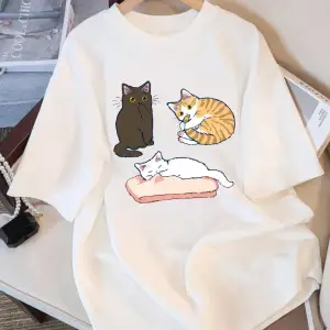 Beyaz Oynak Üç Renkli Yavru Kedi Baskı Gevşek Bisiklet Yaka Üst S