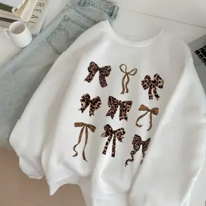 Beyaz Retro Leopar Baskı Yay