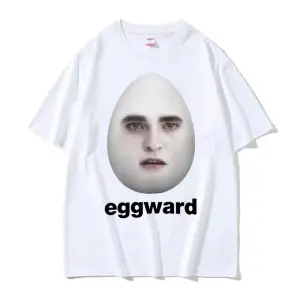 Beyaz Sıcak Alacakaranlık Eggward Komik Meme Edward Cullen Parodi Mizah Tshirt