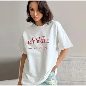 Beyaz Şık Kalp Mektup Baskılı Gevşek O-Boyun Yarım Kollu Tee Yaz