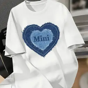 BEYAZ T SHIRT YILDIZ DESENLİ