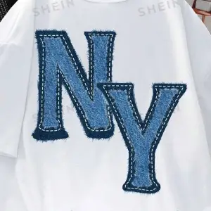 BEYAZ T SHIRT YILDIZ DESENLİ