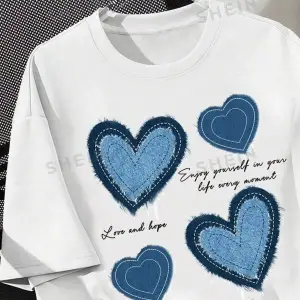 BEYAZ T SHIRT YILDIZ DESENLİ