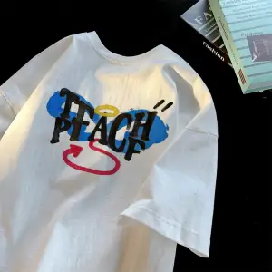 Beyaz Yaz Trendi Yaz Üst Hong Kong Faionable Grafik Tees Unisex Ca