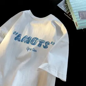 Beyaz Yaz Trendi Yaz Üst Hong Kong Faionable Grafik Tees Unisex Ca