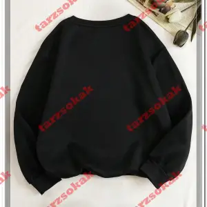 Biskilet Yaka Sweatshirt Beyaz 34 İstanbul Özel Tasarım Plaka Detaylı