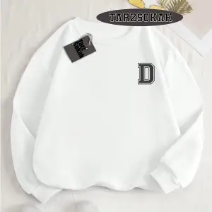 Biskilet Yaka Sweatshirt Beyaz D HARFİ İSME Özel Tasarım