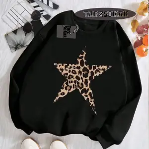 Biskilet Yaka Sweatshirt Beyaz Leopar Yıldız Özel Tasarım