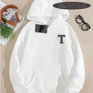 Biskilet Yaka Sweatshirt Beyaz T HARFİ İSME Özel Tasarım