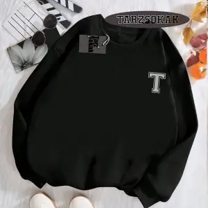 Biskilet Yaka Sweatshirt Beyaz T HARFİ İSME Özel Tasarım