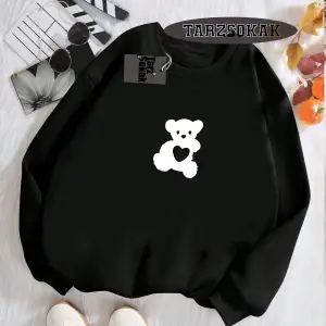 Biskilet Yaka Sweatshirt Beyaz TATLI AYI Özel Tasarım