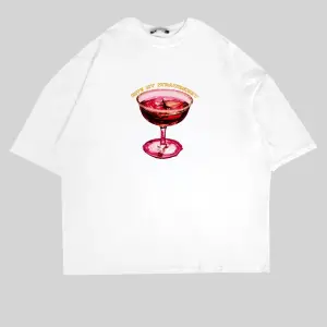 Bite My Strawberry Baskılı Beyaz Oversize Unisex