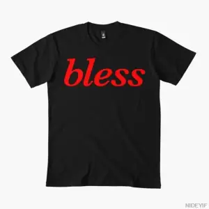 bless in Red Typographic T-shirt Erkekler Kadınlar için %100 Pamuklu Tişörtler Kısa Kollu Üst