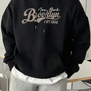 Brooklyn New York Est. 1898 Baskı Erkekler Kapşonlu Sonbahar Cep Sokak Şıklığı Gevşek Polar T