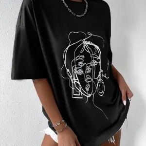 Büyük Beden Kadın Çizgili Figür Oversize Siyah