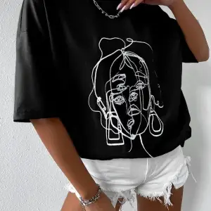 Büyük Beden Kadın Çizgili Figür Oversize Siyah