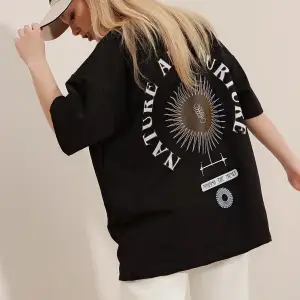 Büyük Beden Kadın Nature & Nurture Baskılı Oversize Pamuklu