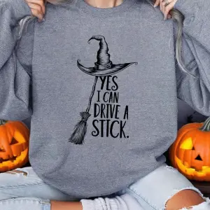 Cadılar Bayramı Tişörtleri Kadınlar Evet Sürüyorum Bir Çubukla Baskılar Yapıştırıyor Kapüşonl